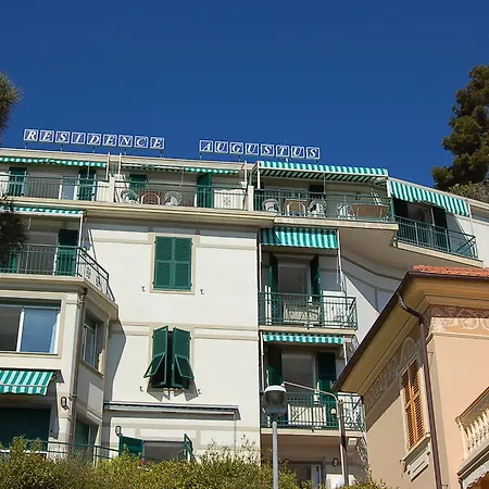 Aparthotel Augustus 2*