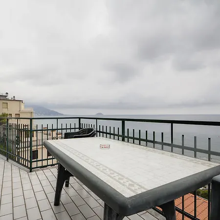 Aparthotel Augustus Laigueglia
